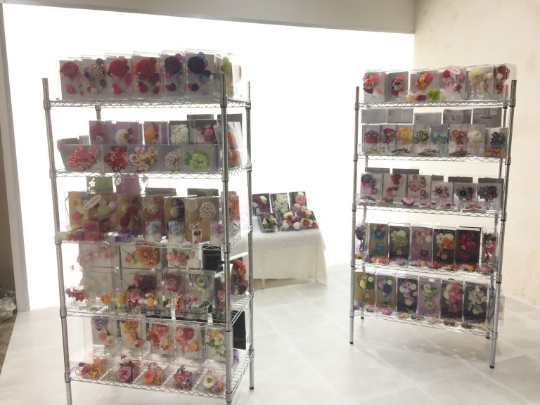 成人式前髪飾り展始まりました
