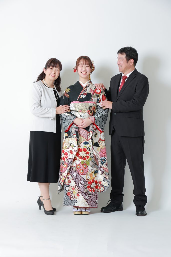 成人式　前撮り　母親の服装は？